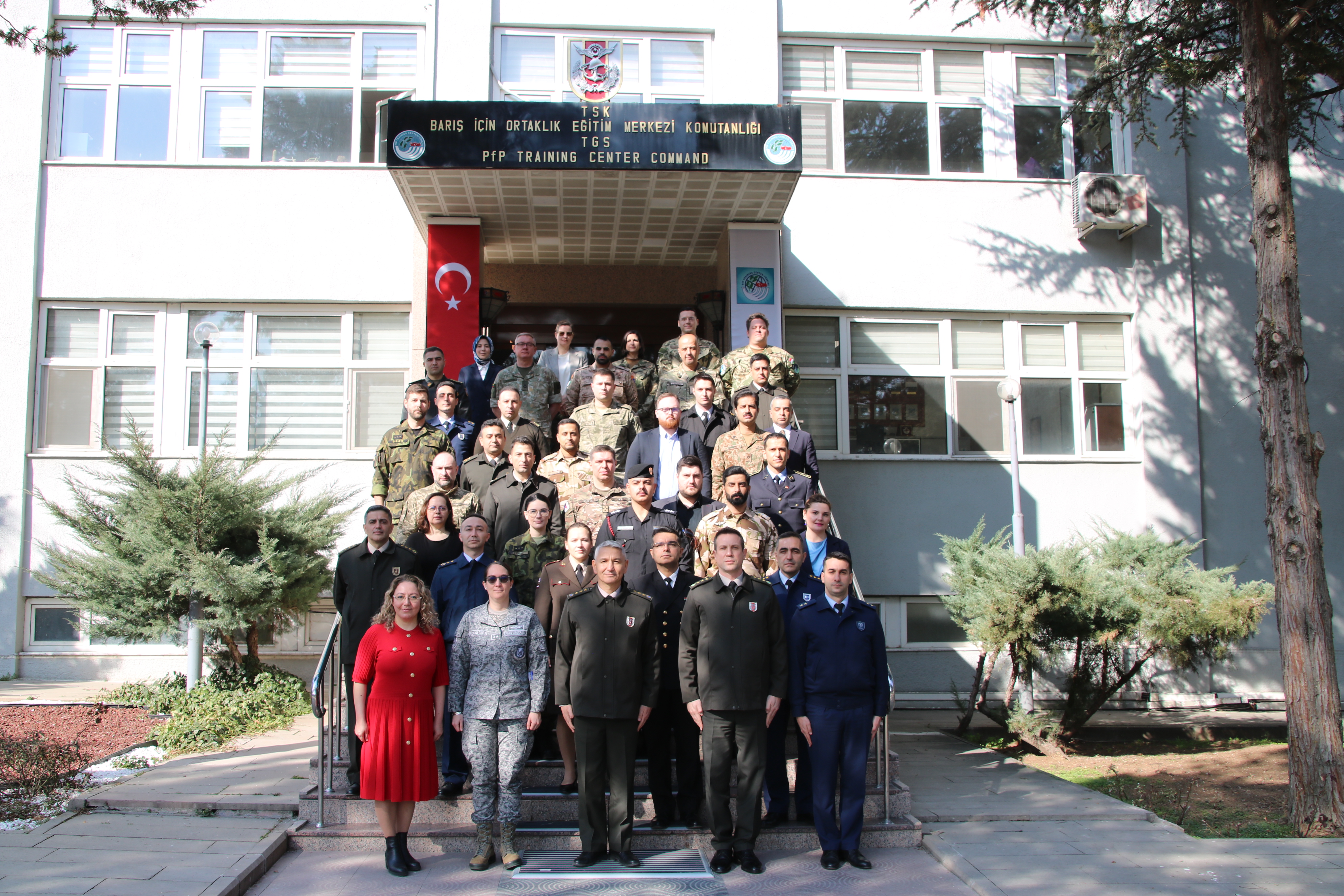 Silahlı Çatışma Hukuku Kursu Grup Fotoğrafı