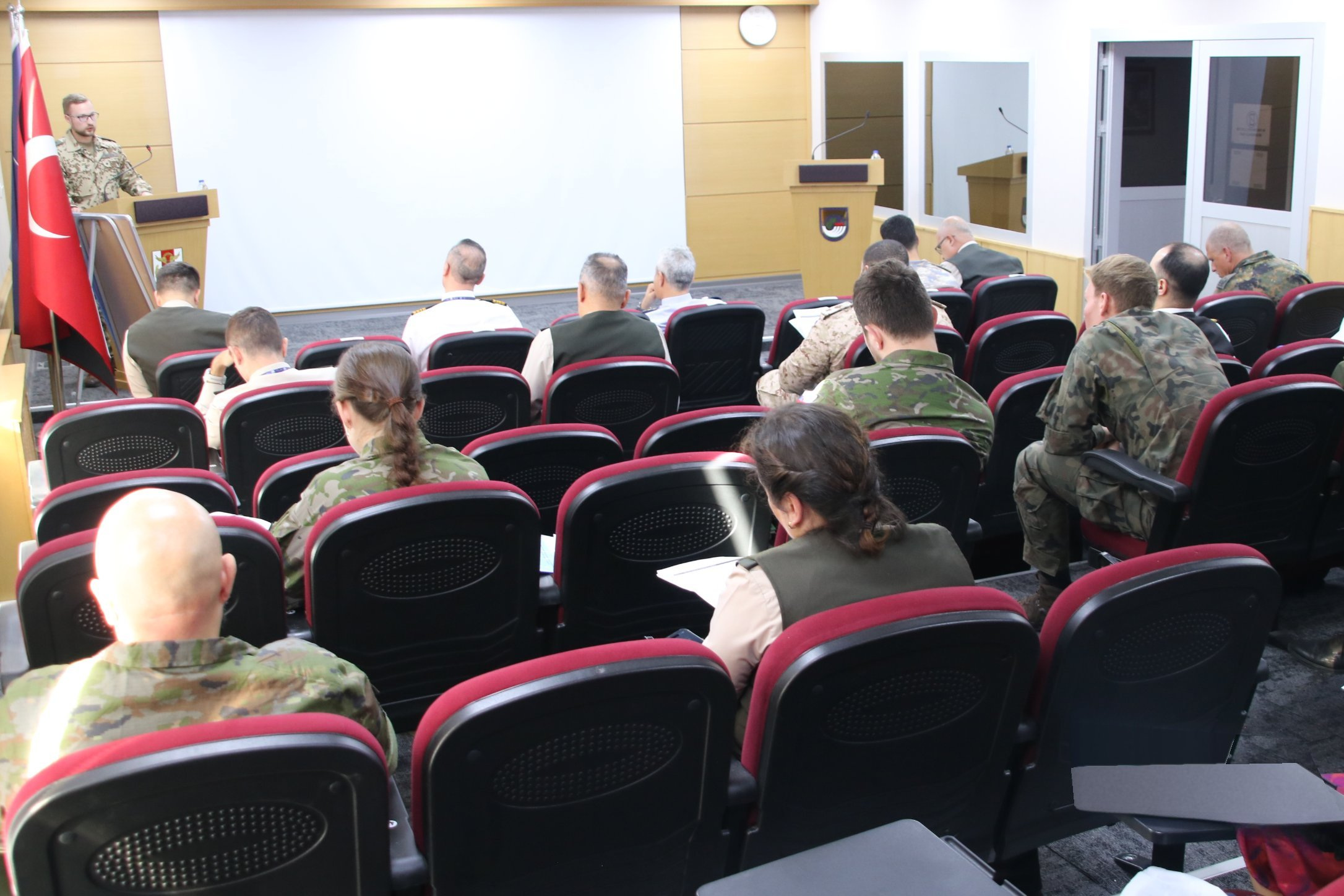 NATO Logistics Introductory Course - Trainees' Syndicate Room Study